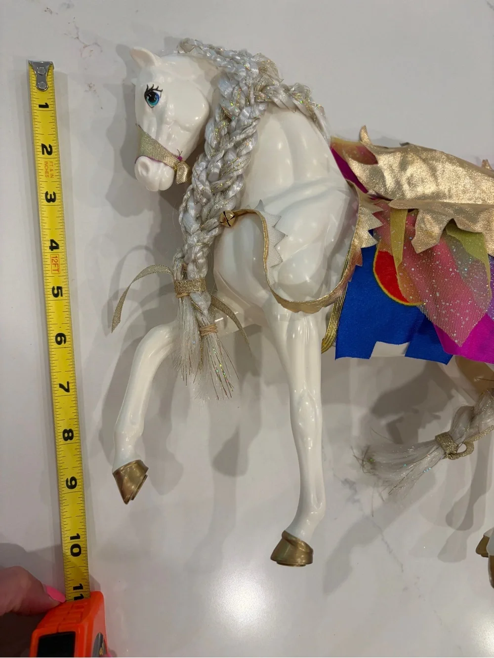 Mattel Barbie White Horse Hunchback of Notre Dame, reversible saddle